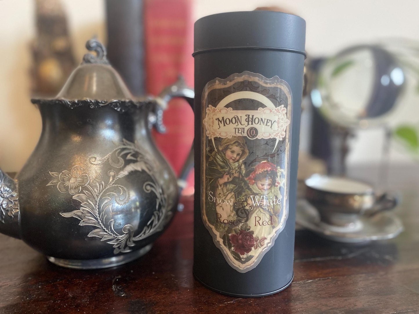 Snow White and Rose Red - White Tea Blend